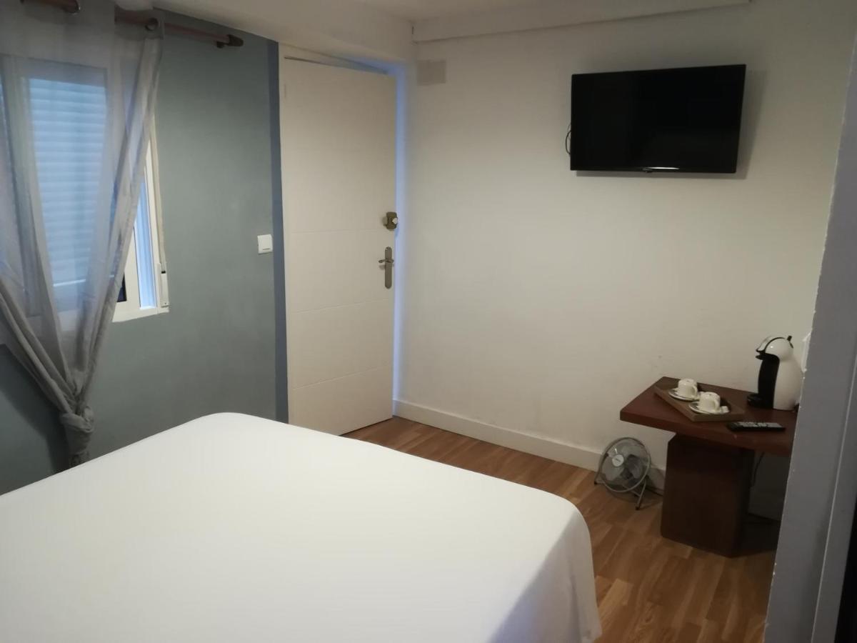 Hostal The Monkey Room Marbella Exterior photo