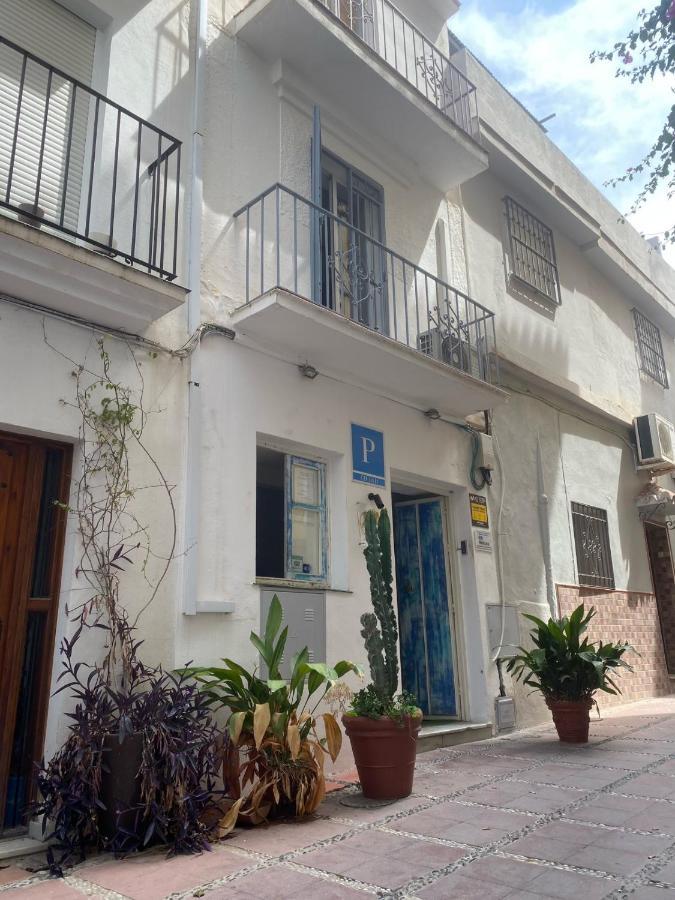 Hostal The Monkey Room Marbella Exterior photo