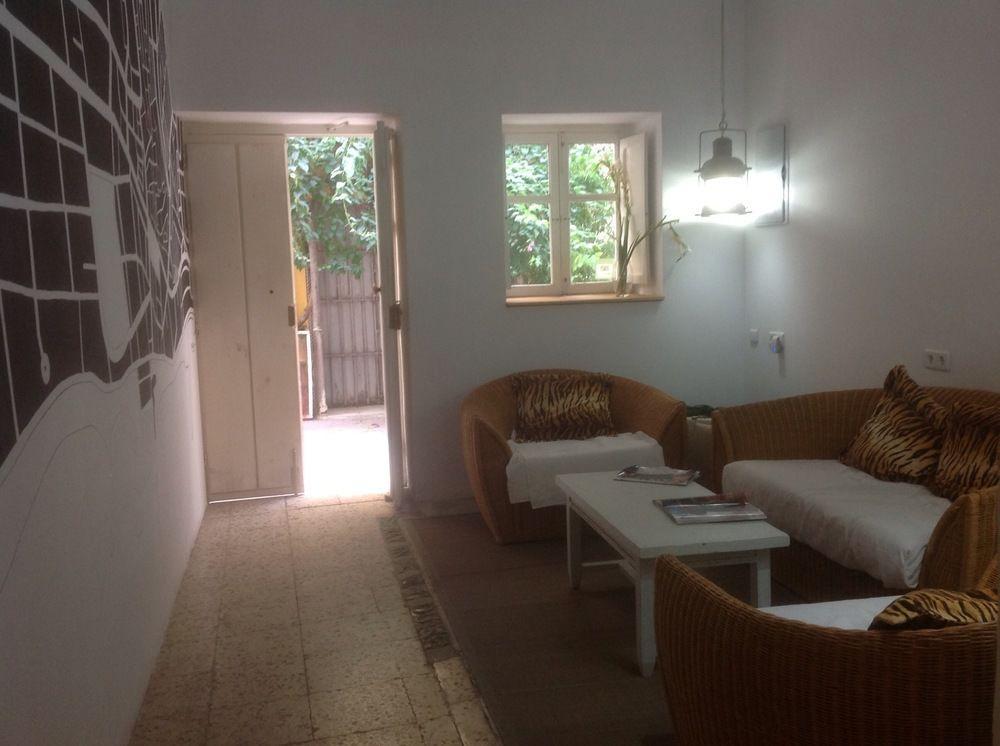 Hostal The Monkey Room Marbella Exterior photo