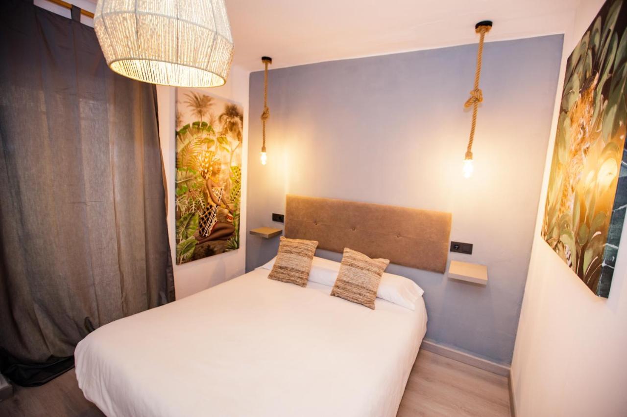 Hostal The Monkey Room Marbella Exterior photo